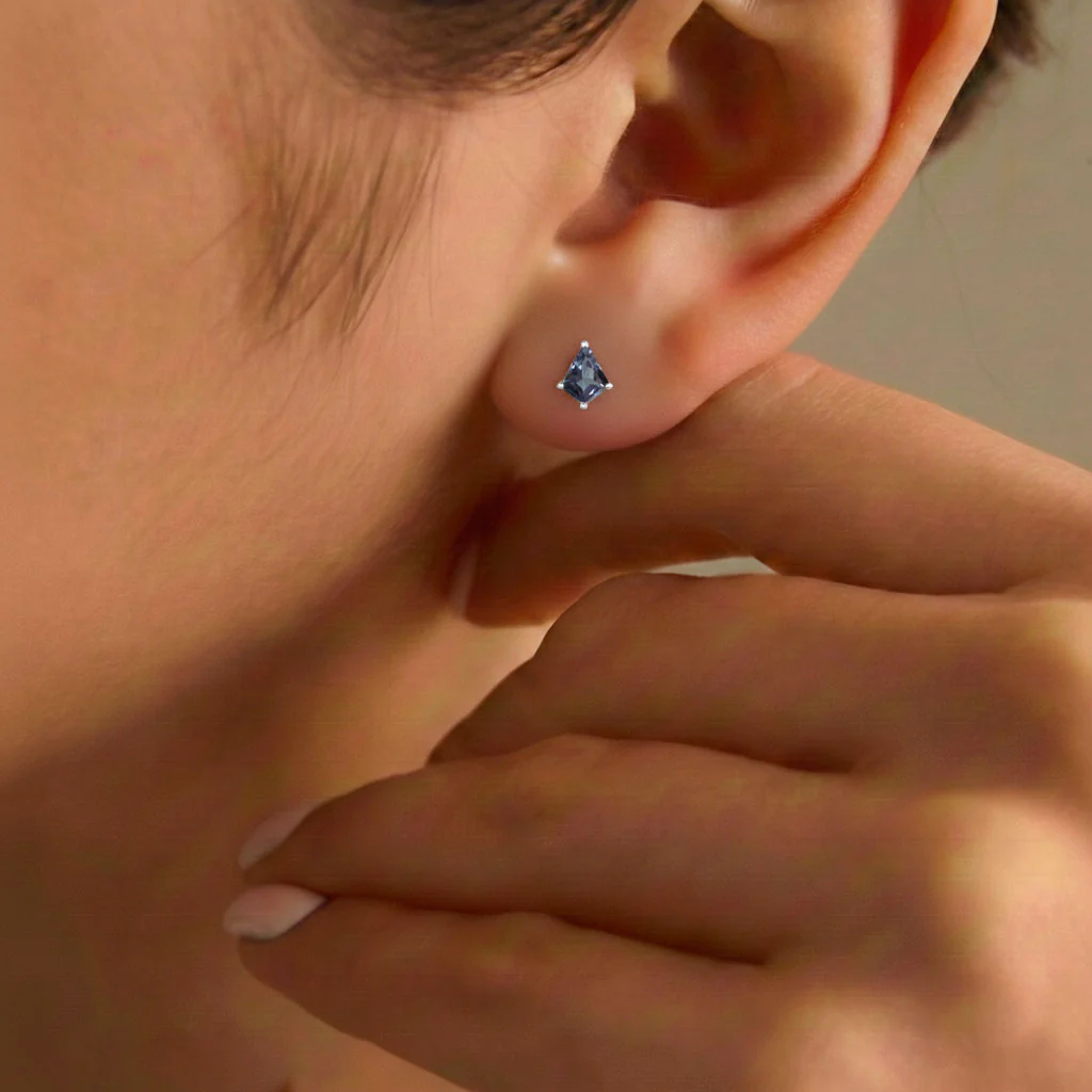 Alexandrite Kite Stud Earrings in 925 Sterling Silver 7x5 MM 1.50ct - Image 5