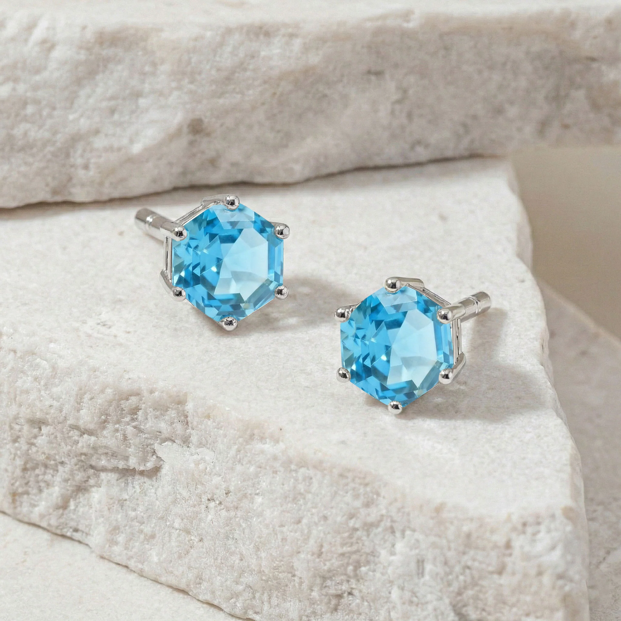 Aquamarine Hexagon Stud Earring in 925 Sterling Silver 6 MM 2ct - Image 4