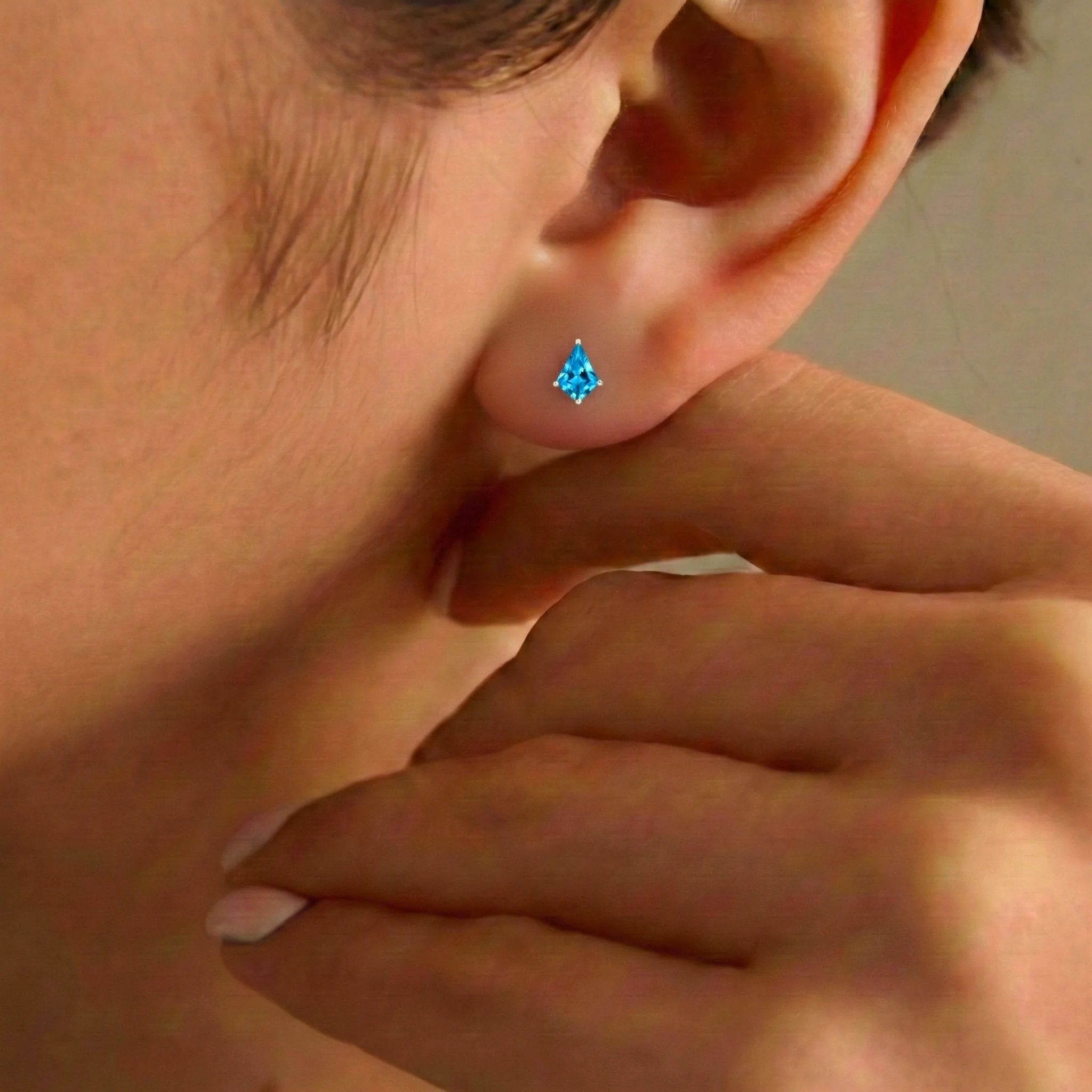 Blue Topaz Kite Stud Earrings in 925 Sterling Silver 7x5 MM 1.50ct - Image 5