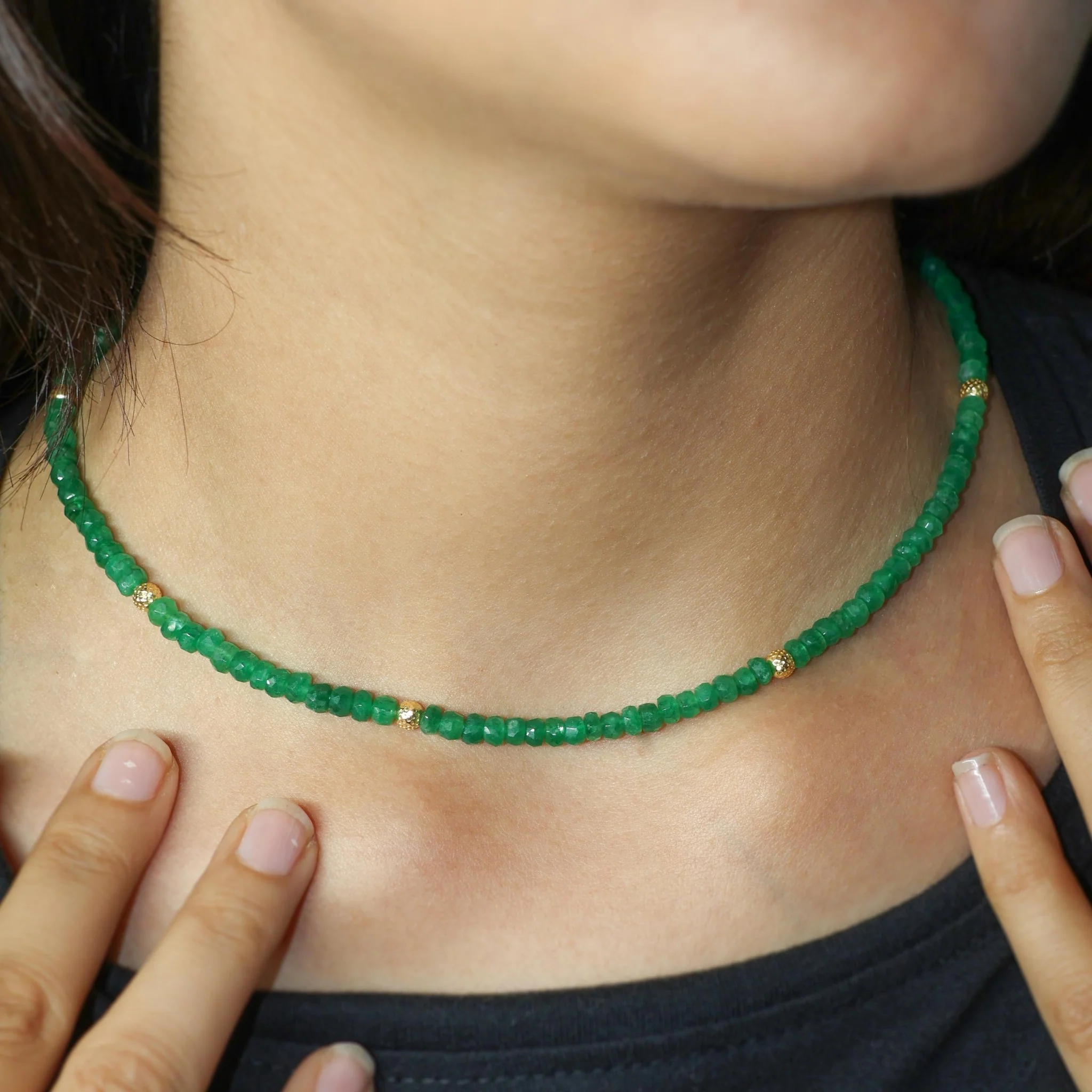 Emerald Circular Golden Beads Necklace for Women - Image 3