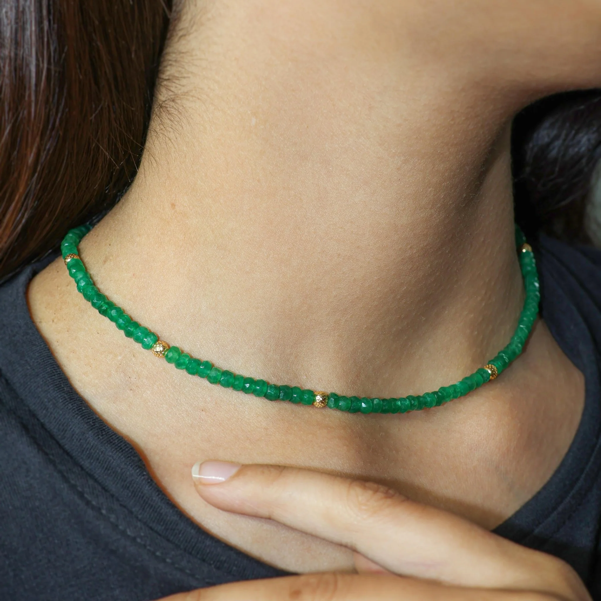 Emerald Circular Golden Beads Necklace for Women - Image 4