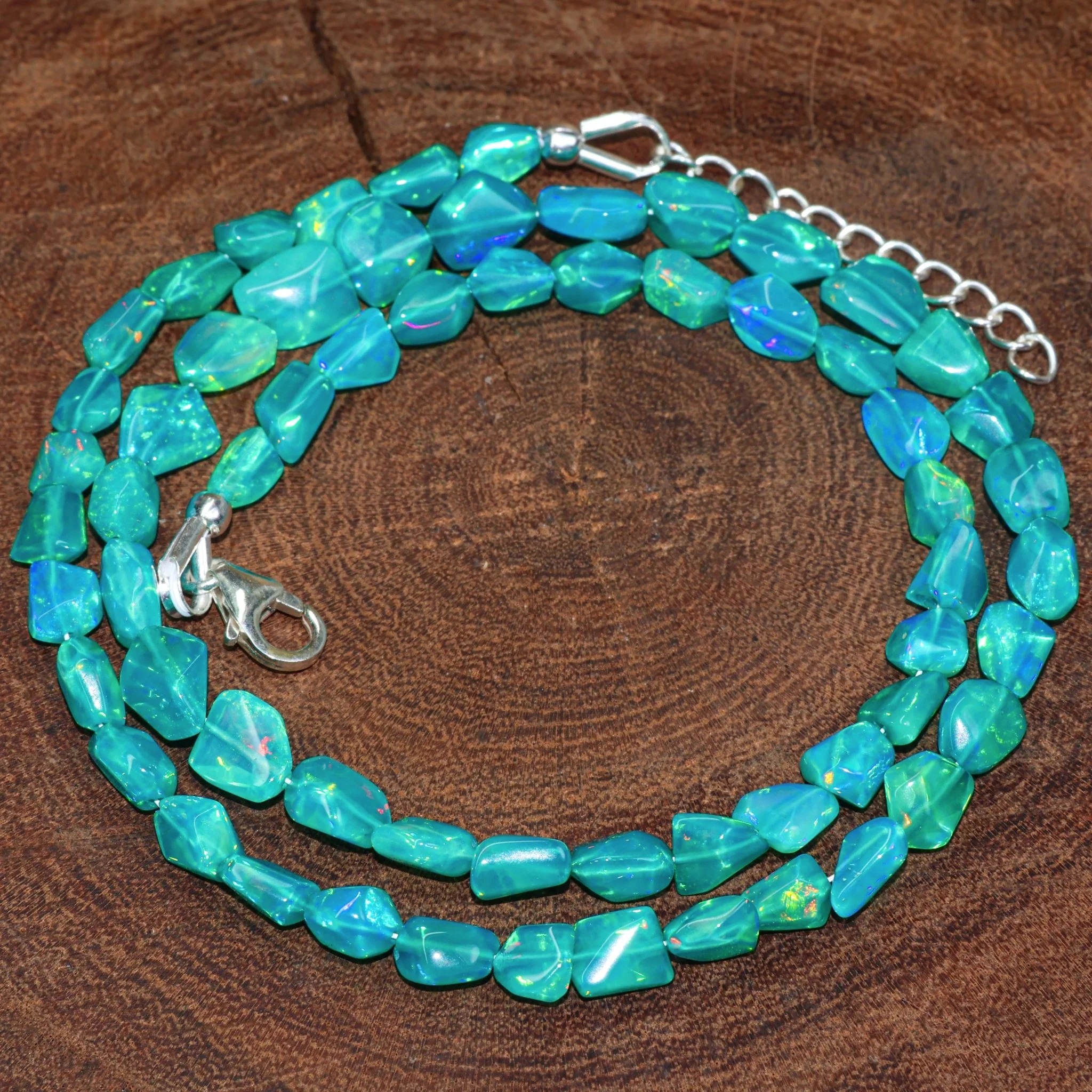 Green Opal Tumbe Shape Beaded Necklace - Image 4