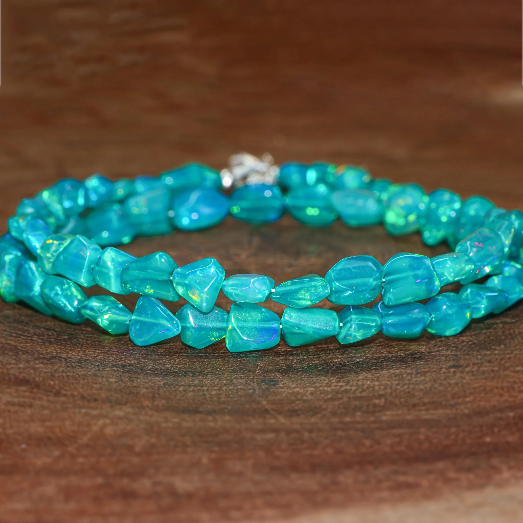 Green Opal Tumbe Shape Beaded Necklace - Image 5