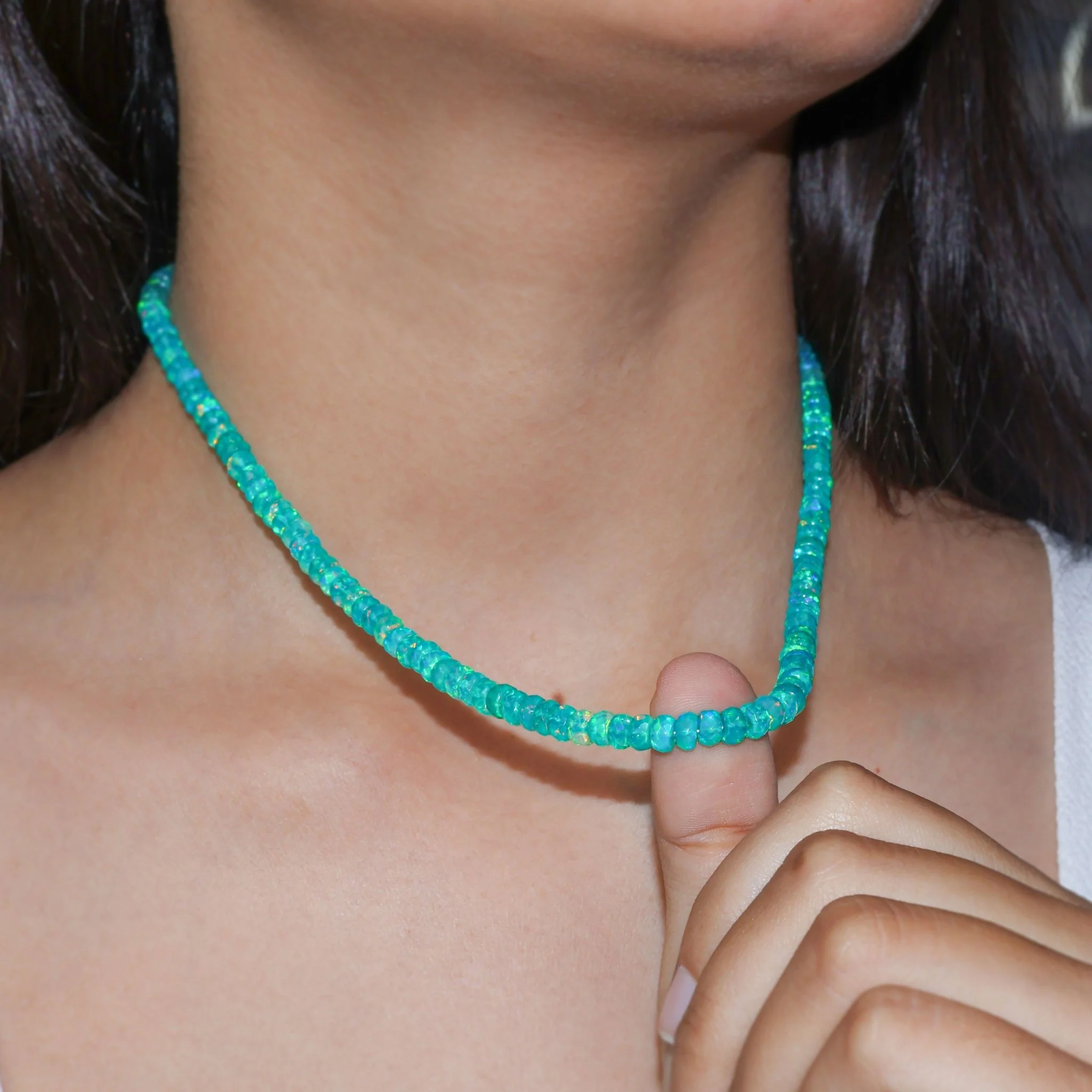 GREEN OPAL ROUND BEADED NECKLACE - Image 3
