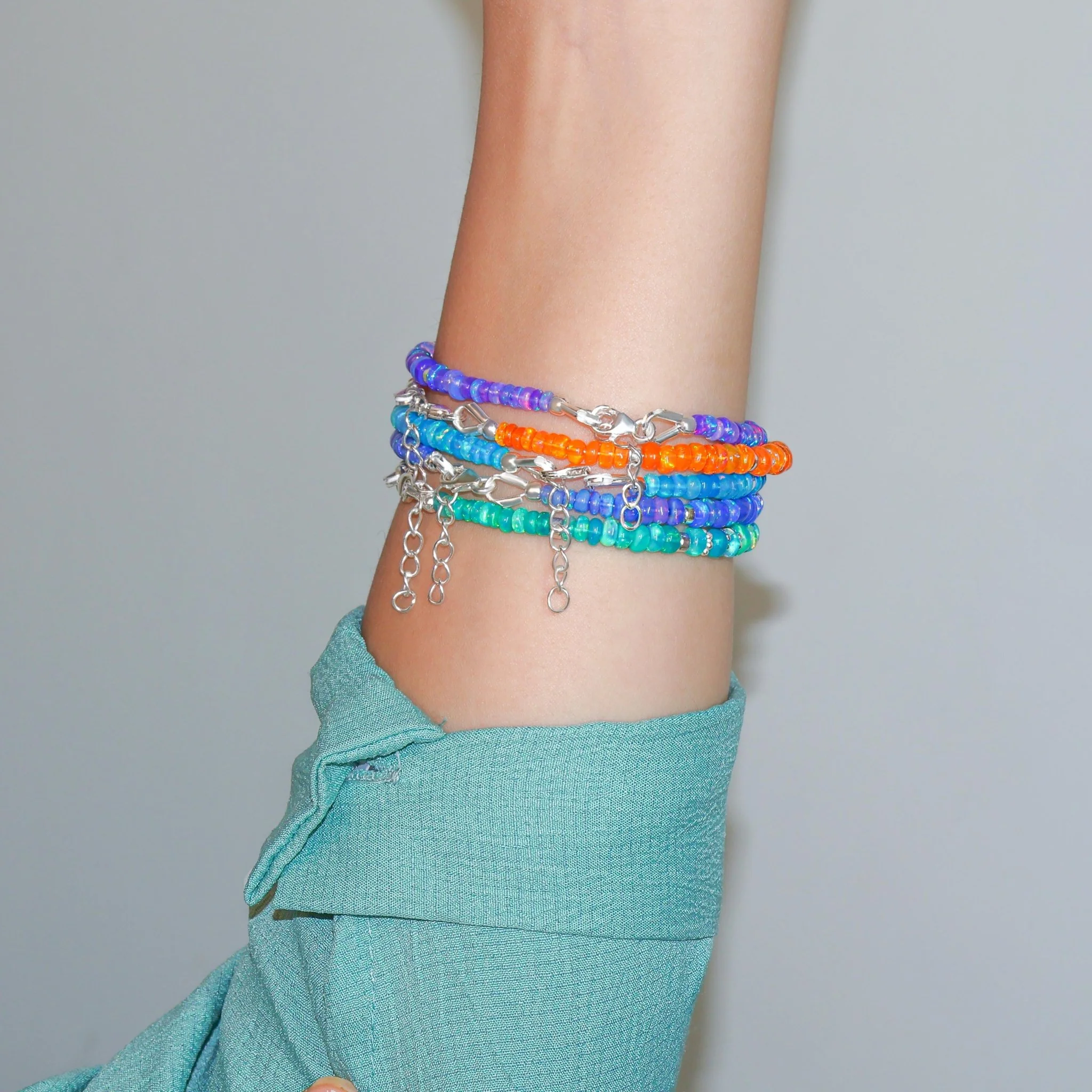 Natural Lavender Opal Beaded Bracelet With Circular Silver Chakri Beads - Image 7