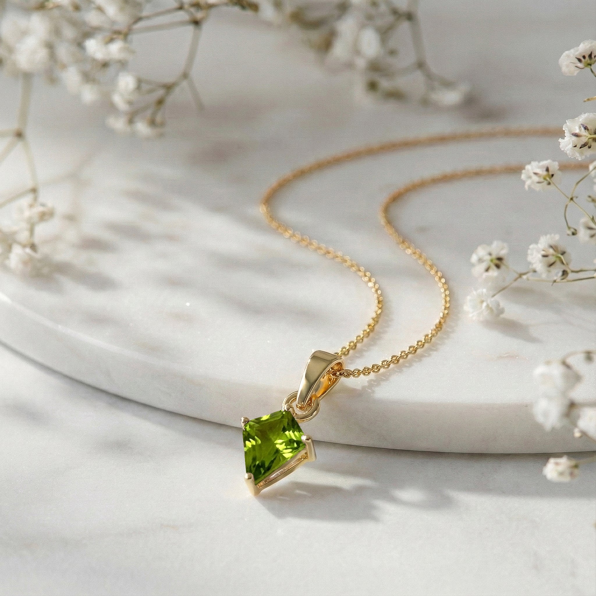 Peridot Kite Solitaire Pendant Necklace in 925 Sterling Silver 1.4ct - Image 12