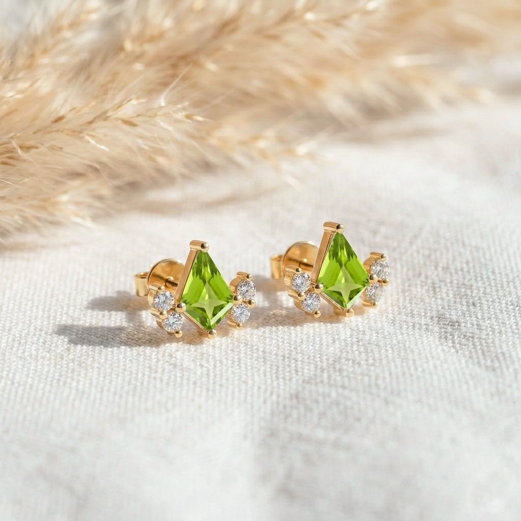 Peridot Kite Stud Earrings in 925 Sterling Silver 6x4 MM 1ct - Image 13