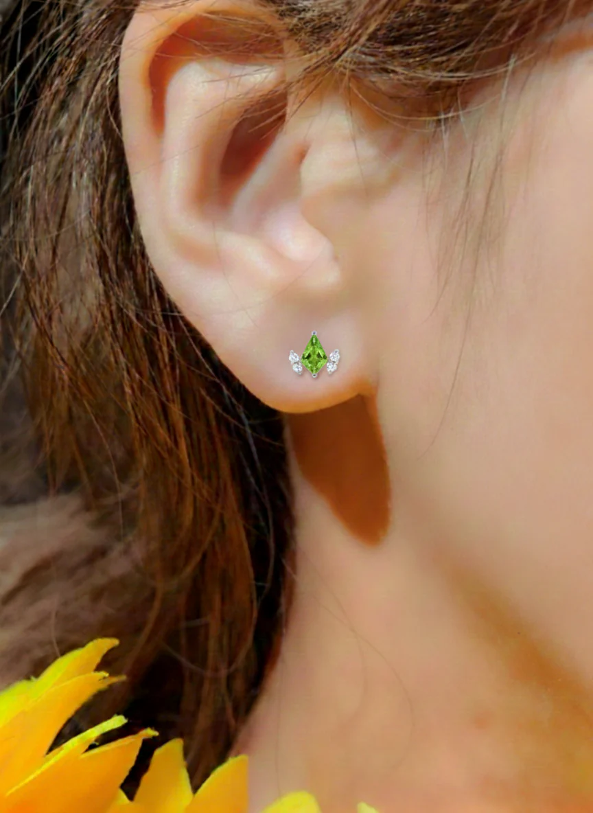 Peridot Kite Stud Earrings in 925 Sterling Silver 6x4 MM 1ct - Image 3